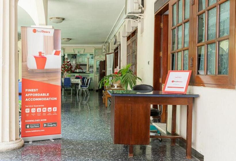 بنسيون Reddoorz Near Gajahmungkur Semarang