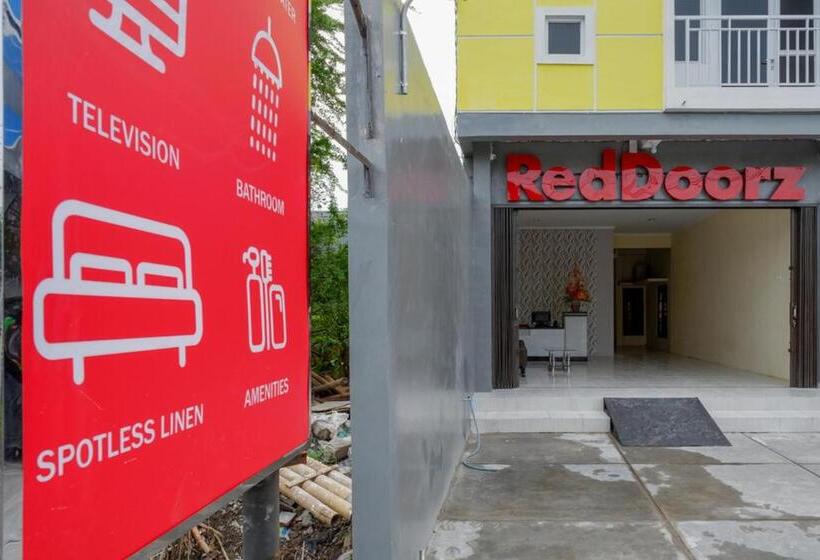 פנסיון Reddoorz Near Graha Saba Buana Solo