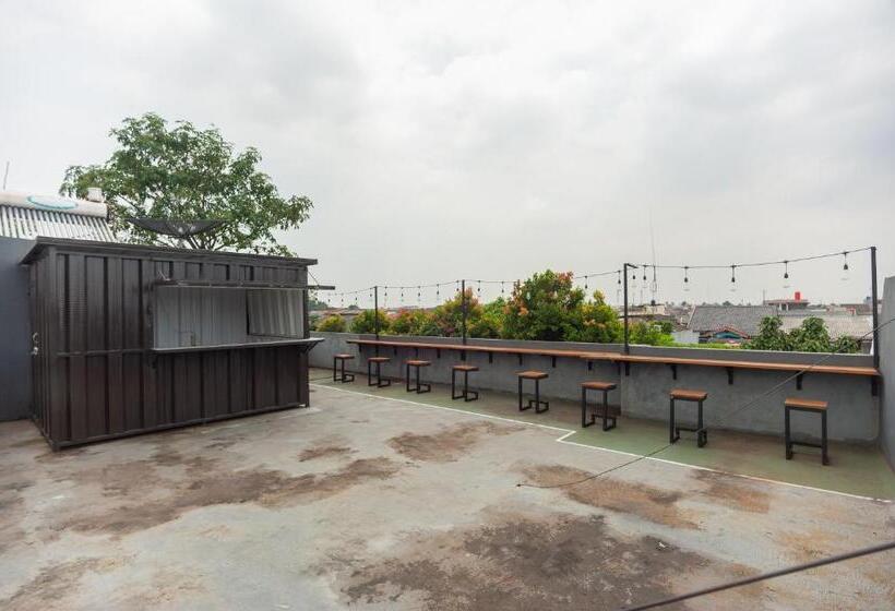 بنسيون Reddoorz Syariah Near Grand Galaxy Park