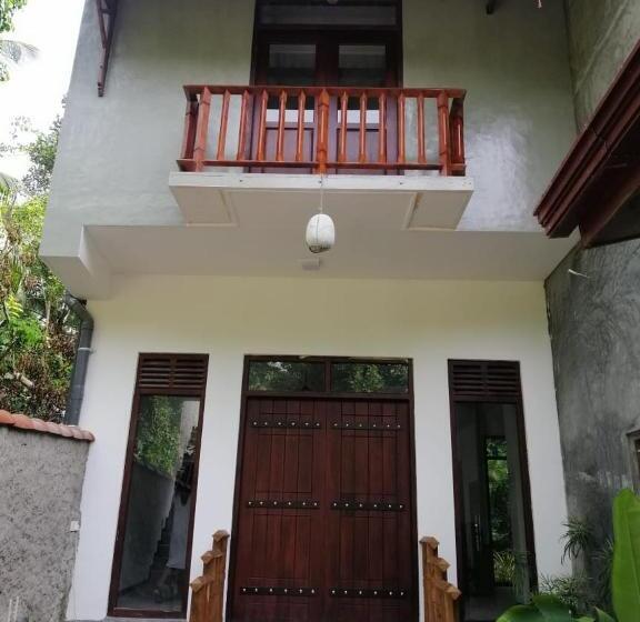 بنسيون Sinali Villa