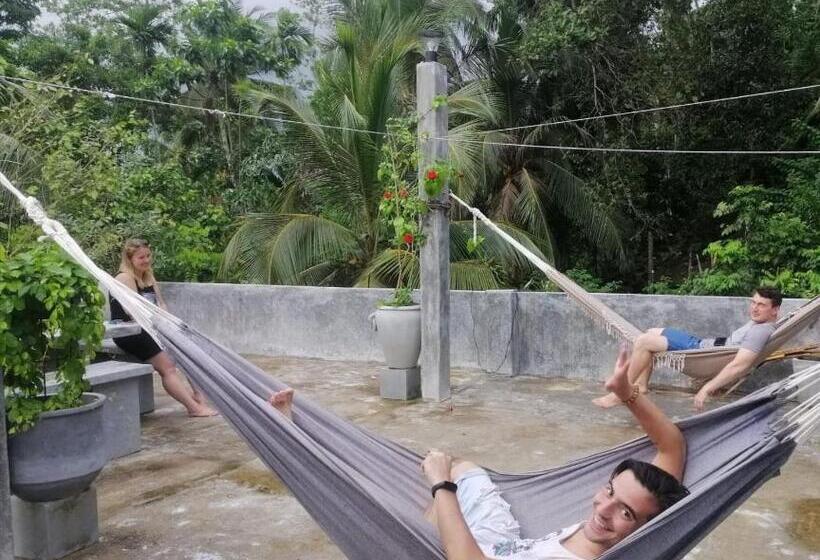 بنسيون Sinali Villa