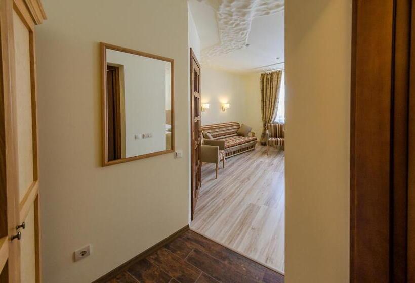 استراحتگاه Hata Hutsula