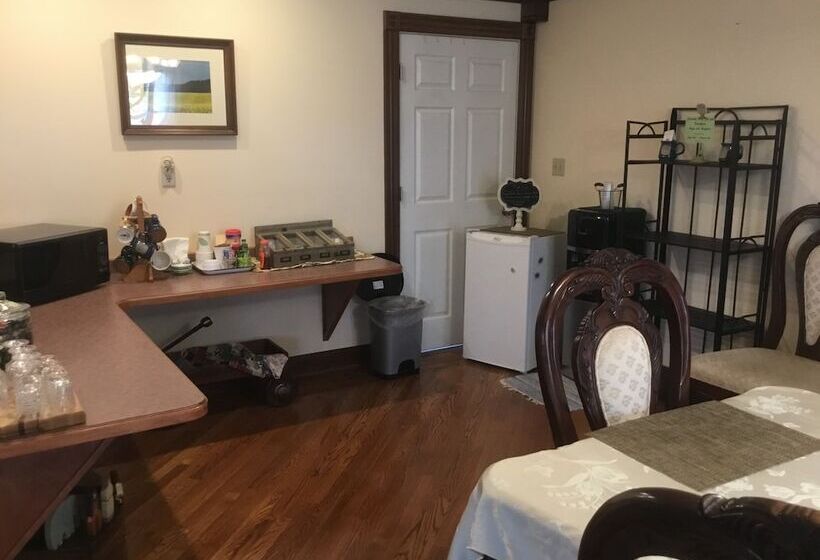 Serenity Hill Bed And Breakfast