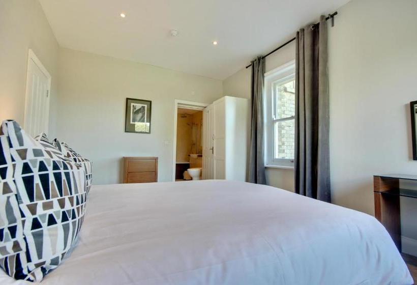 Orange Grove Hotel & Gardens