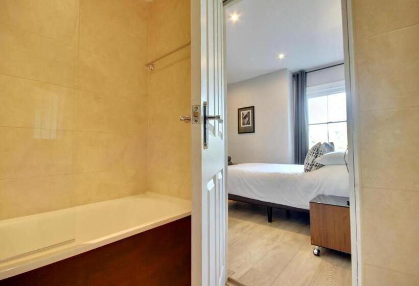 Orange Grove Hotel & Gardens