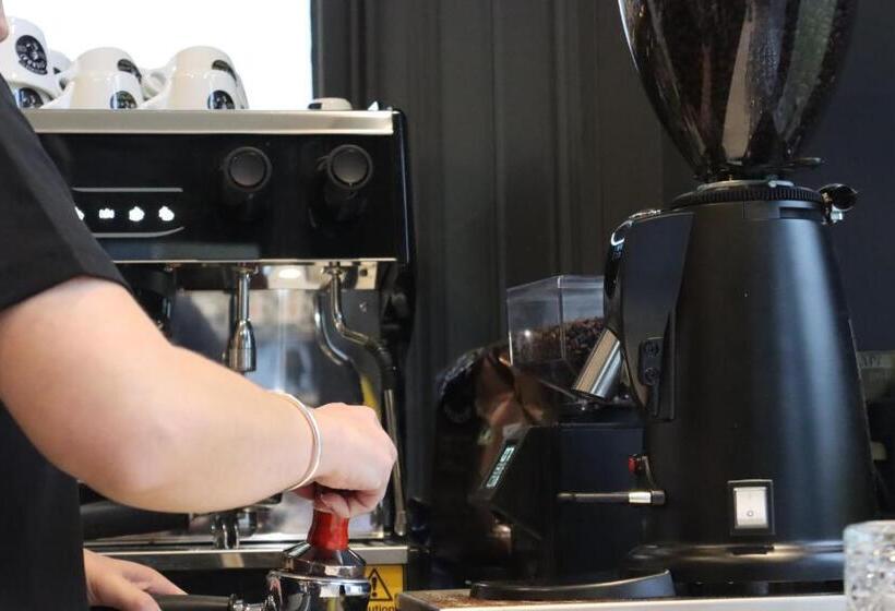 Orange Grove Hotel & Gardens