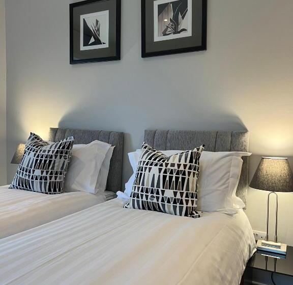 Orange Grove Hotel & Gardens