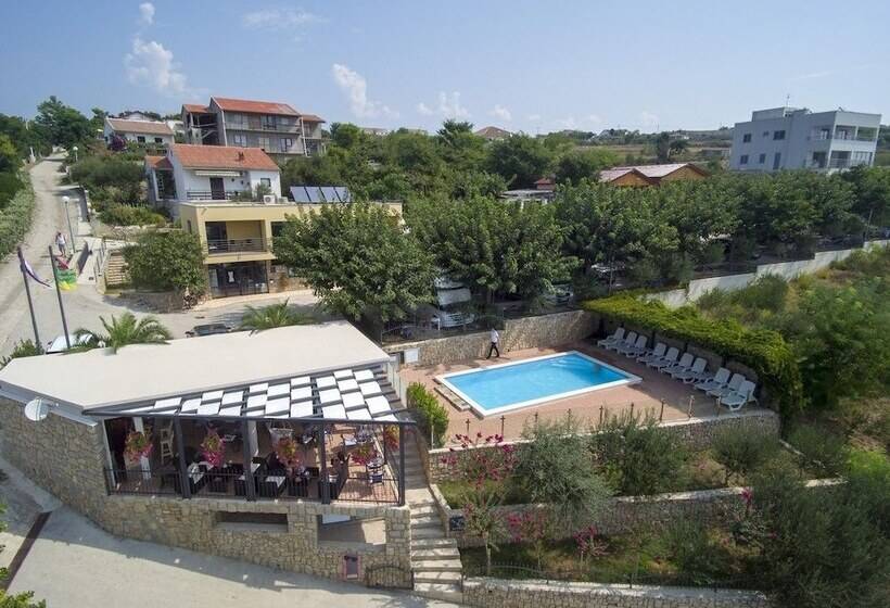 ユースホステル Camping Odmoree   Campsite