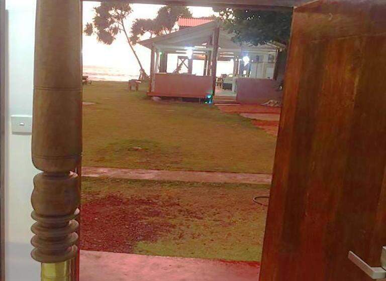 אתר נופש New Amadeo Beach