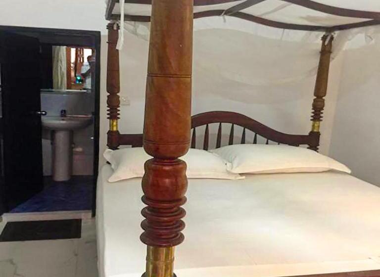 אתר נופש New Amadeo Beach