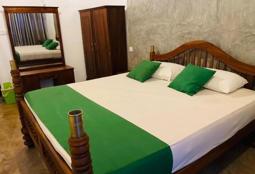 אתר נופש New Amadeo Beach