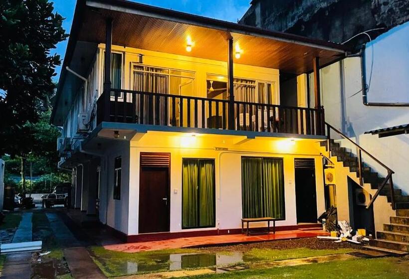 אתר נופש New Amadeo Beach