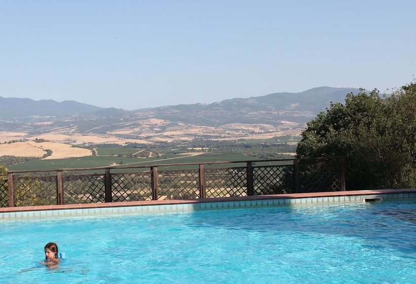 Apartment With Pool, Beautiful Surroundings