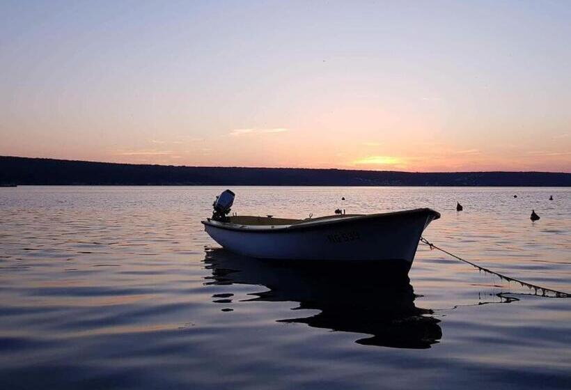 مبيت وإفطار Apartments Milic