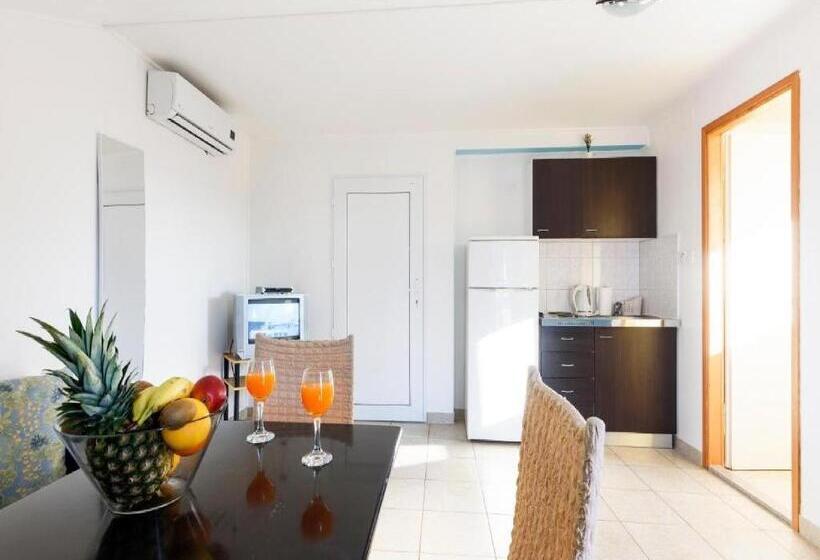 مبيت وإفطار Apartments Milic