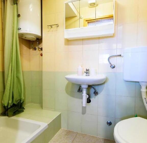 مبيت وإفطار Apartments Milic