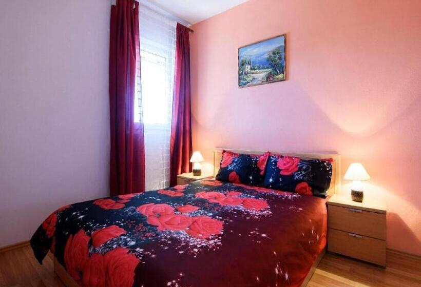 مبيت وإفطار Apartments Milic