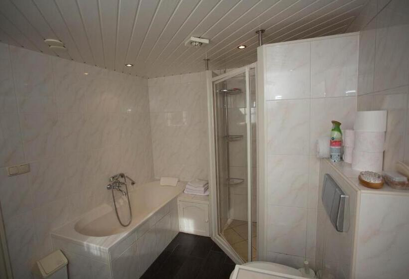 住宿加早餐  Lyklamastate