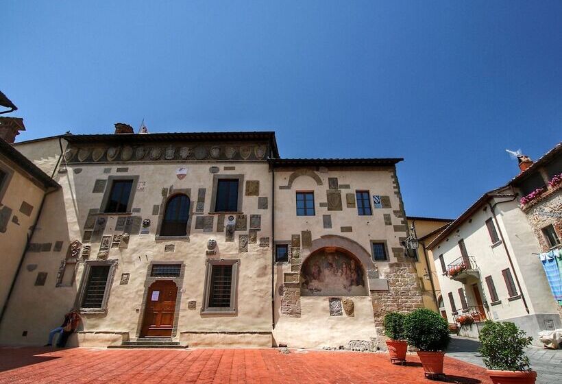 Quaint Cottage With Pool