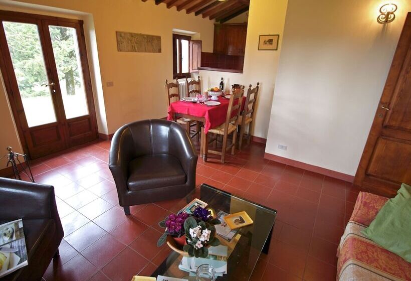 Detached Cottage With Swimming Pool