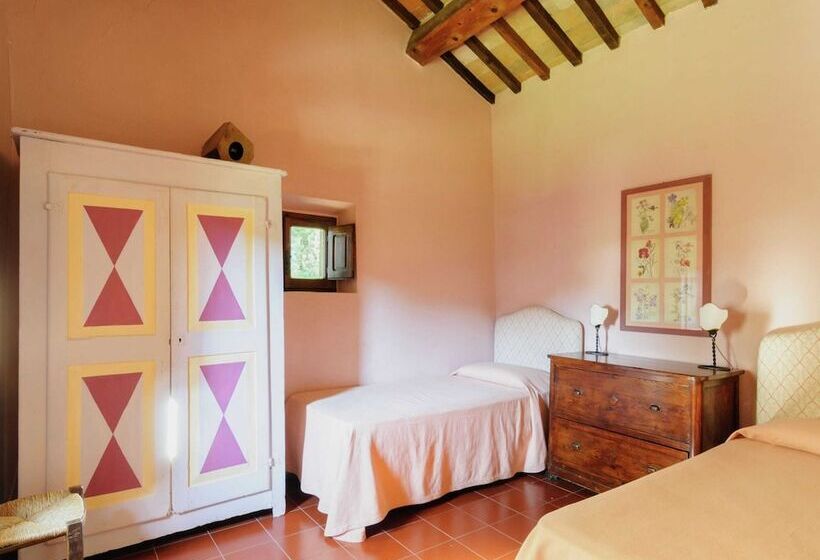 Detached Cottage With Swimming Pool