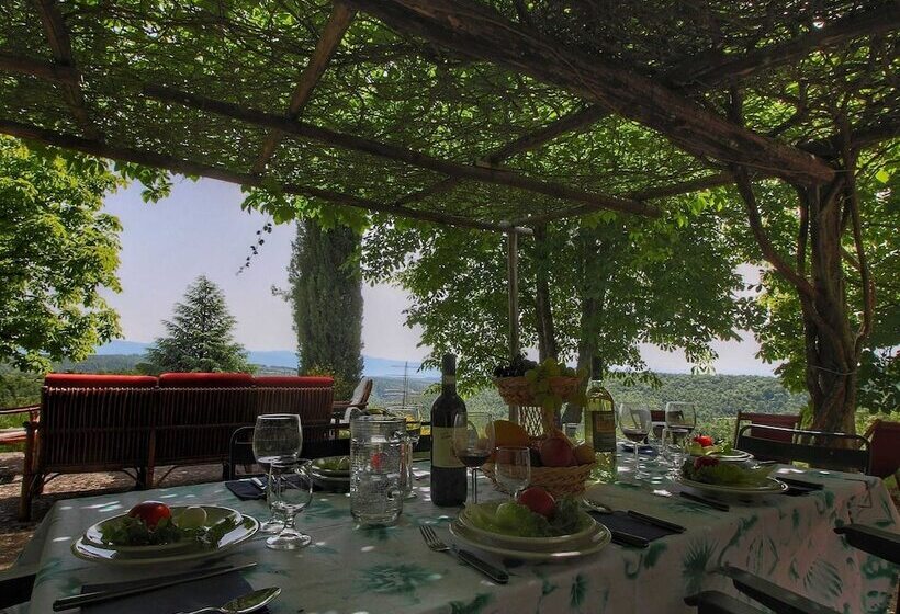 Detached Cottage With Swimming Pool