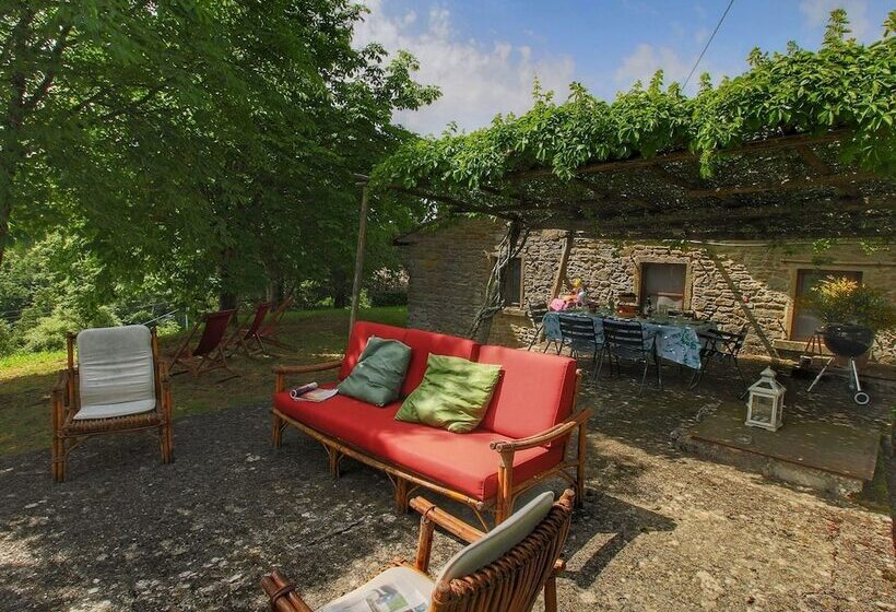 Detached Cottage With Swimming Pool