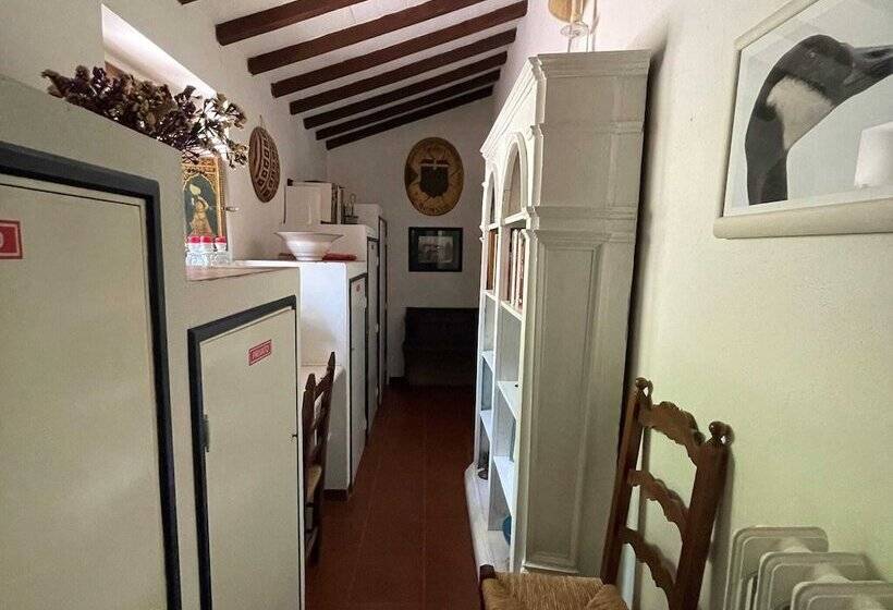 Detached Cottage With Swimming Pool