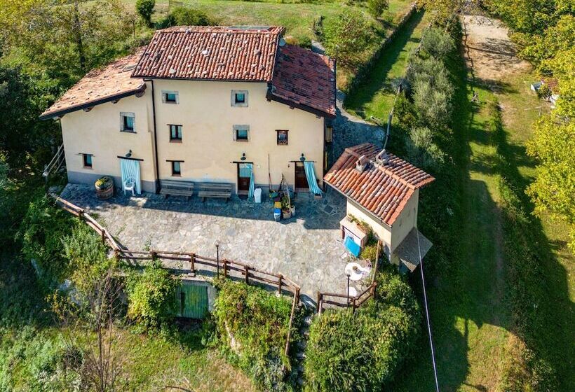 Graceful Cottage In Vergemoli With Private Fenced Garden