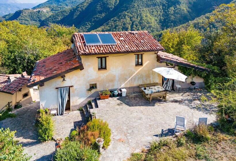 Graceful Cottage In Vergemoli With Private Fenced Garden