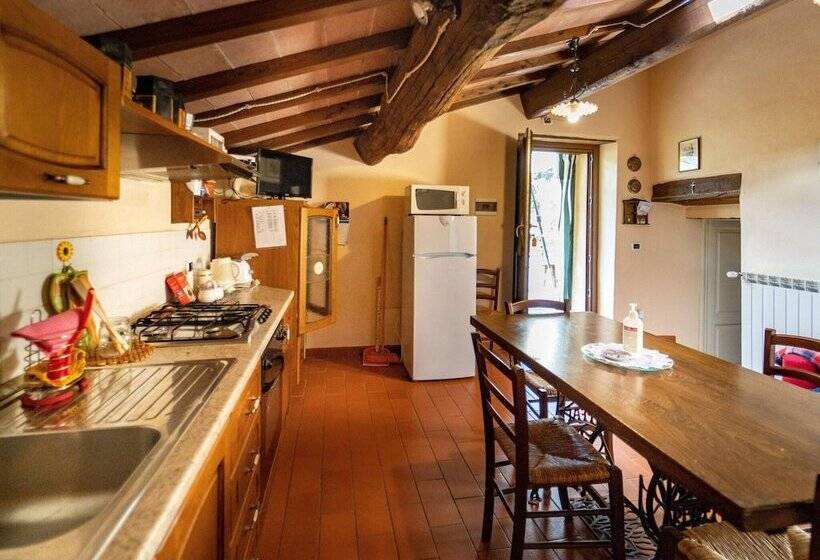Graceful Cottage In Vergemoli With Private Fenced Garden