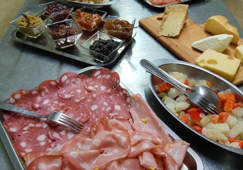 בית מלון כפרי Albergo Ristorante Poli