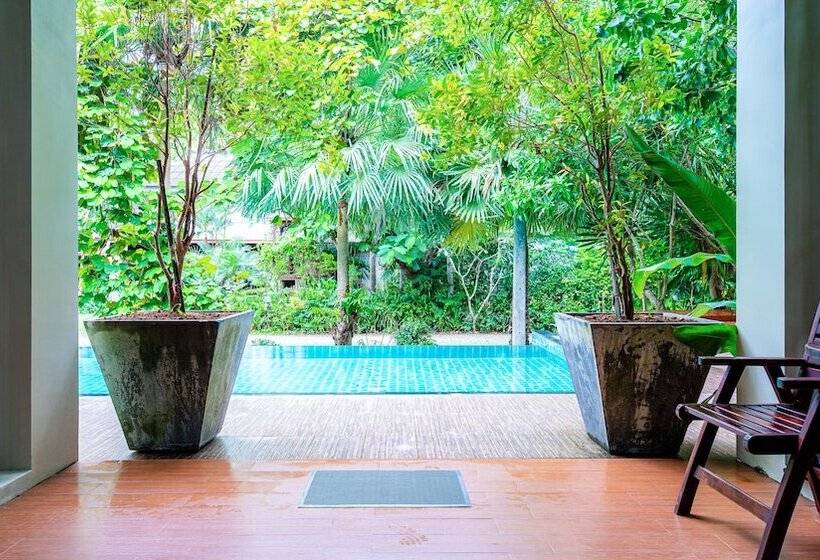 Szálloda Baan Klang Aow Beach Resort