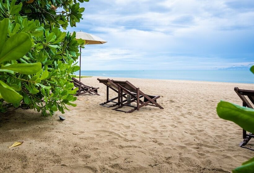 Szálloda Baan Klang Aow Beach Resort