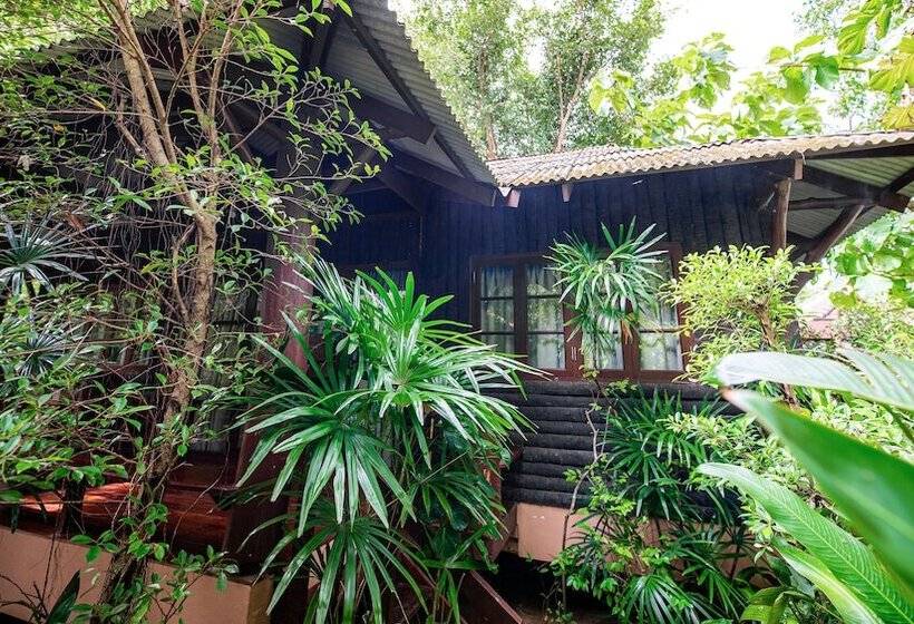 בית מלון כפרי Baan Klang Aow Beach Resort