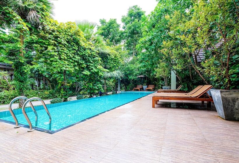 Szálloda Baan Klang Aow Beach Resort