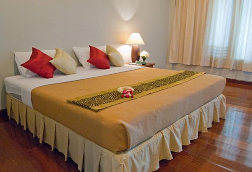 Szálloda Baan Klang Aow Beach Resort