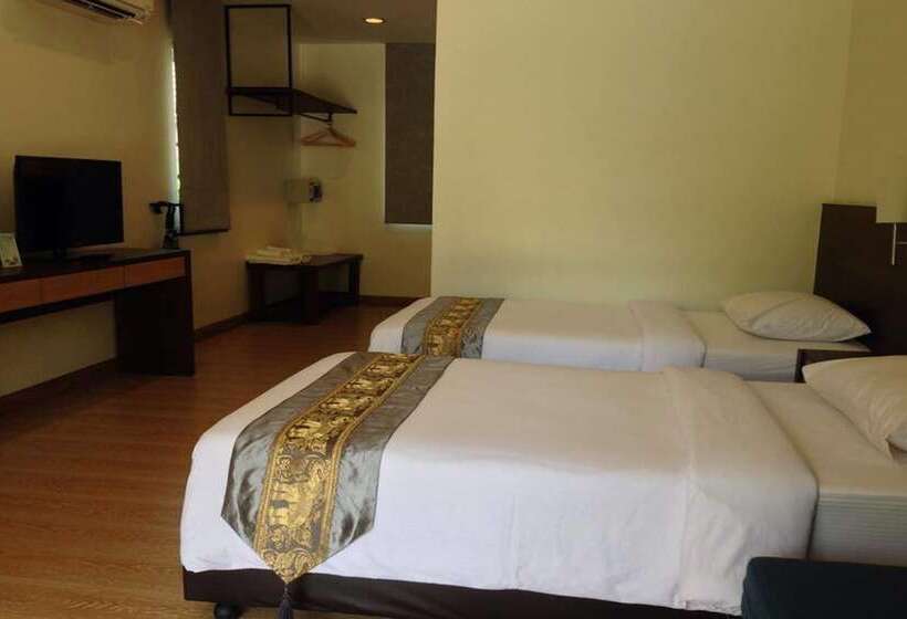 Szálloda Baan Klang Aow Beach Resort