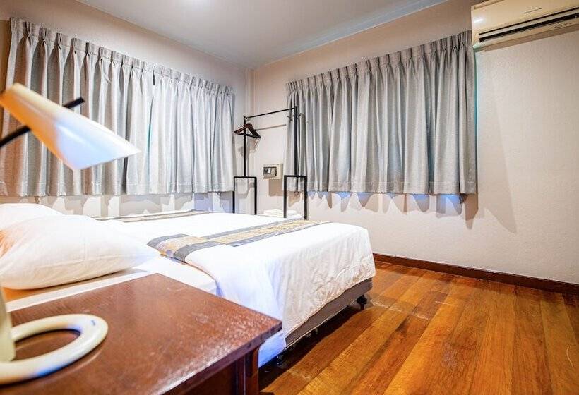 Szálloda Baan Klang Aow Beach Resort