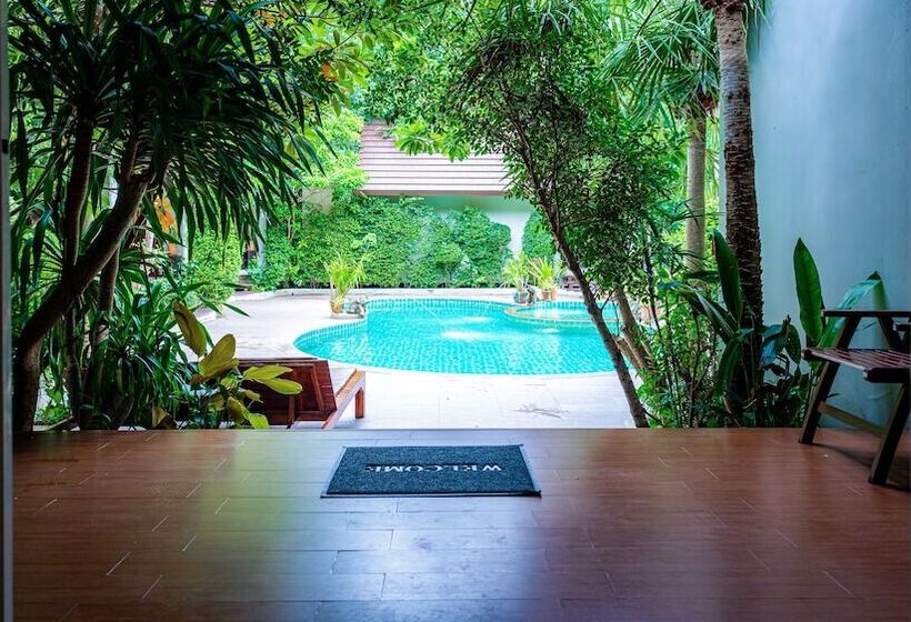 Szálloda Baan Klang Aow Beach Resort