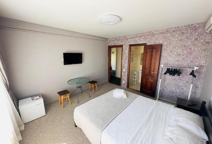 בית מלון כפרי Bulgary House