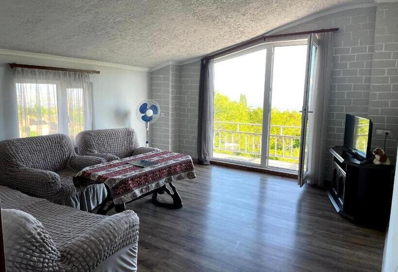 ホテル Byurakan Guesthouse & Cottage