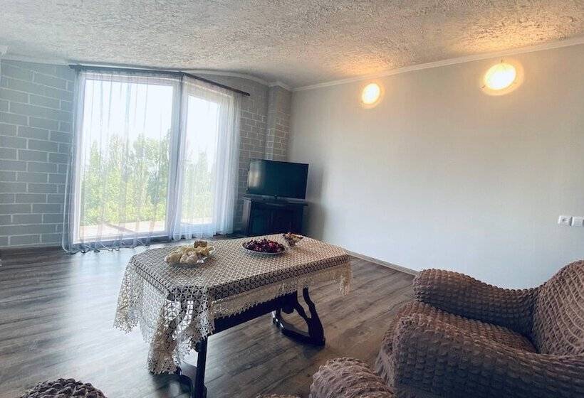 هتل Byurakan Guesthouse & Cottage