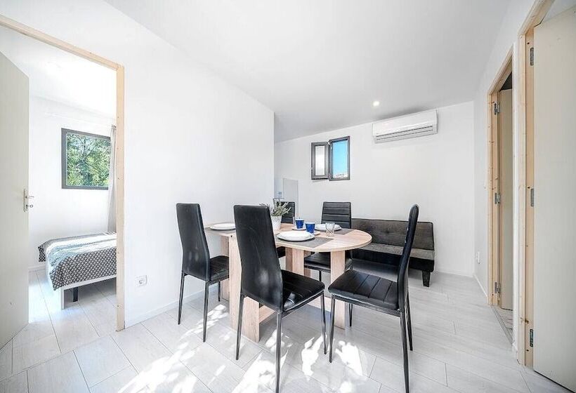 ホテル Dom Autocamp