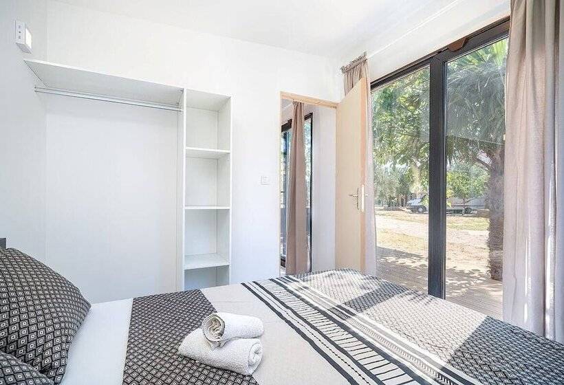 ホテル Dom Autocamp