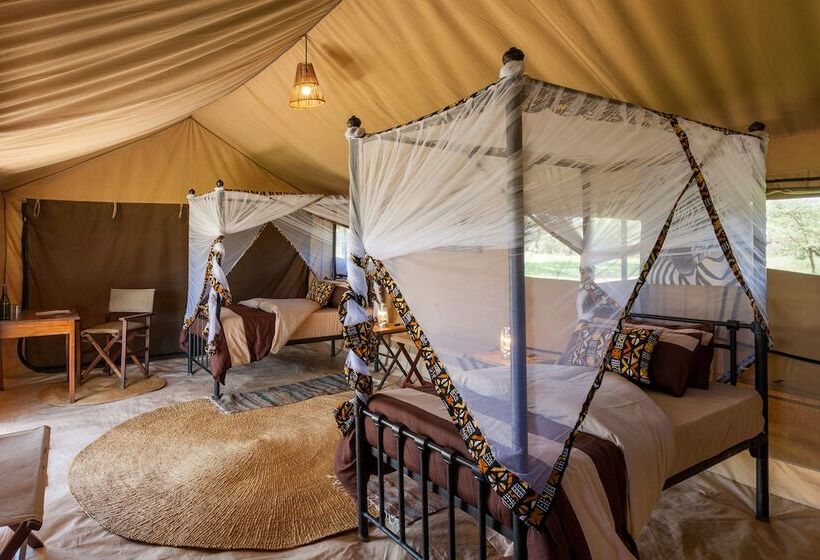 בית מלון כפרי Gnu Ndutu Camp