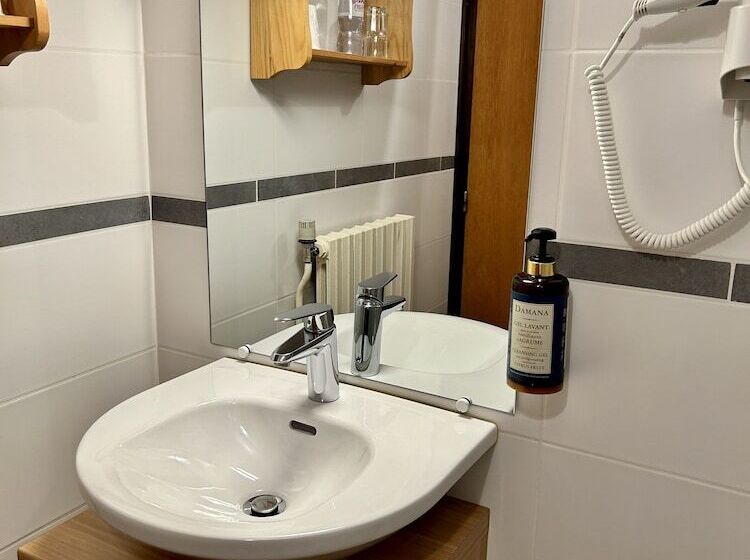 فندق Hameau Des Prodains   Hôtel