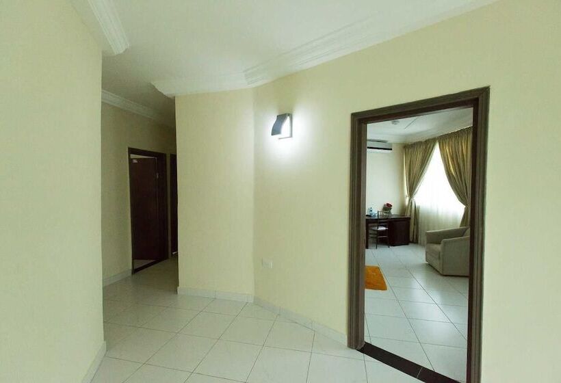 هتل Karela Beach Resort