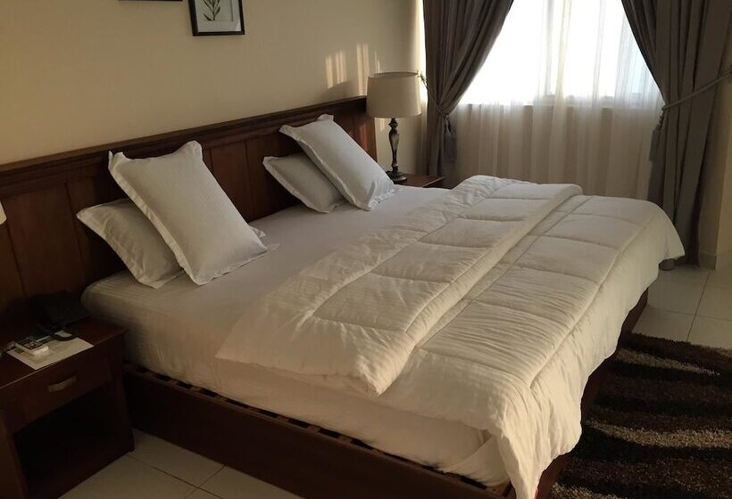 هتل Karela Beach Resort