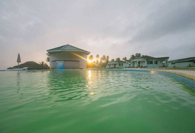 هتل Karela Beach Resort